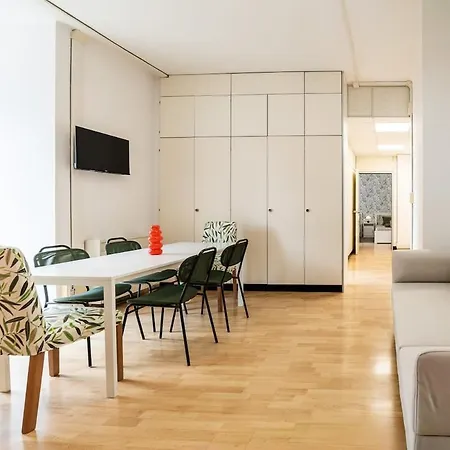 4 Bd In The Majestic Domus Aurea Lejlighed