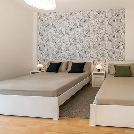 4 Bd In The Majestic Domus Aurea Apartmán *