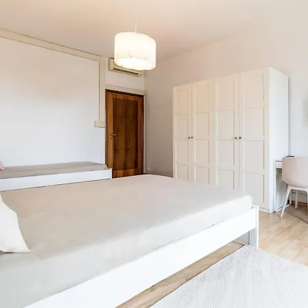 4 Bd In The Majestic Domus Aurea