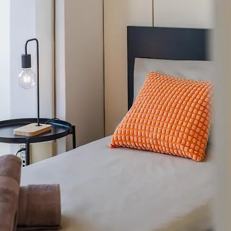 4 Bd In The Majestic Domus Aurea *