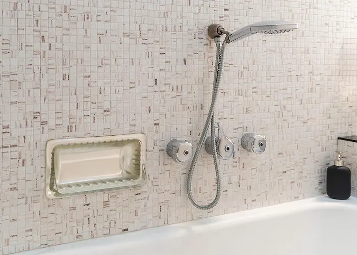 4 Bd In The Majestic Domus Aurea *