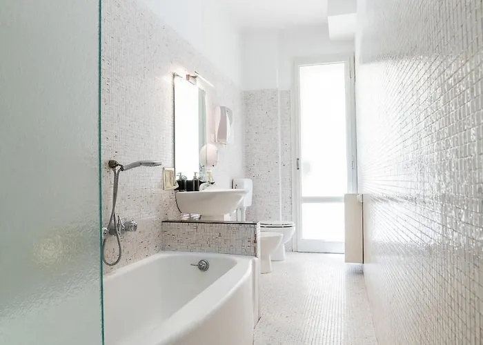 4 Bd In The Majestic Domus Aurea