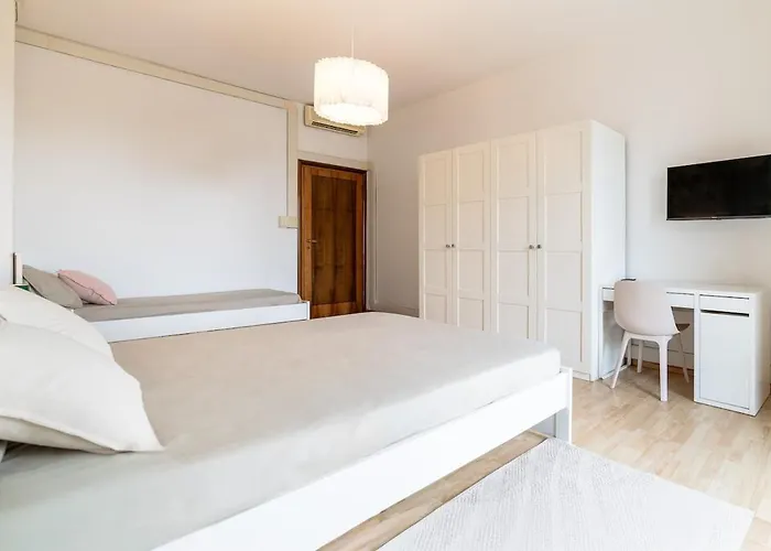 4 Bd In The Majestic Domus Aurea