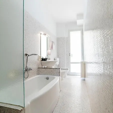 4 Bd In The Majestic Domus Aurea